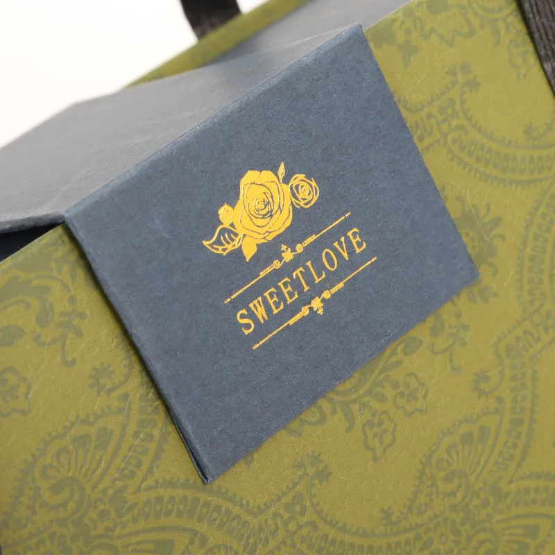 Custom Silk handle Large Rigid Cardboard Magnetic luxury clothing Gift box packaging custom box for dress