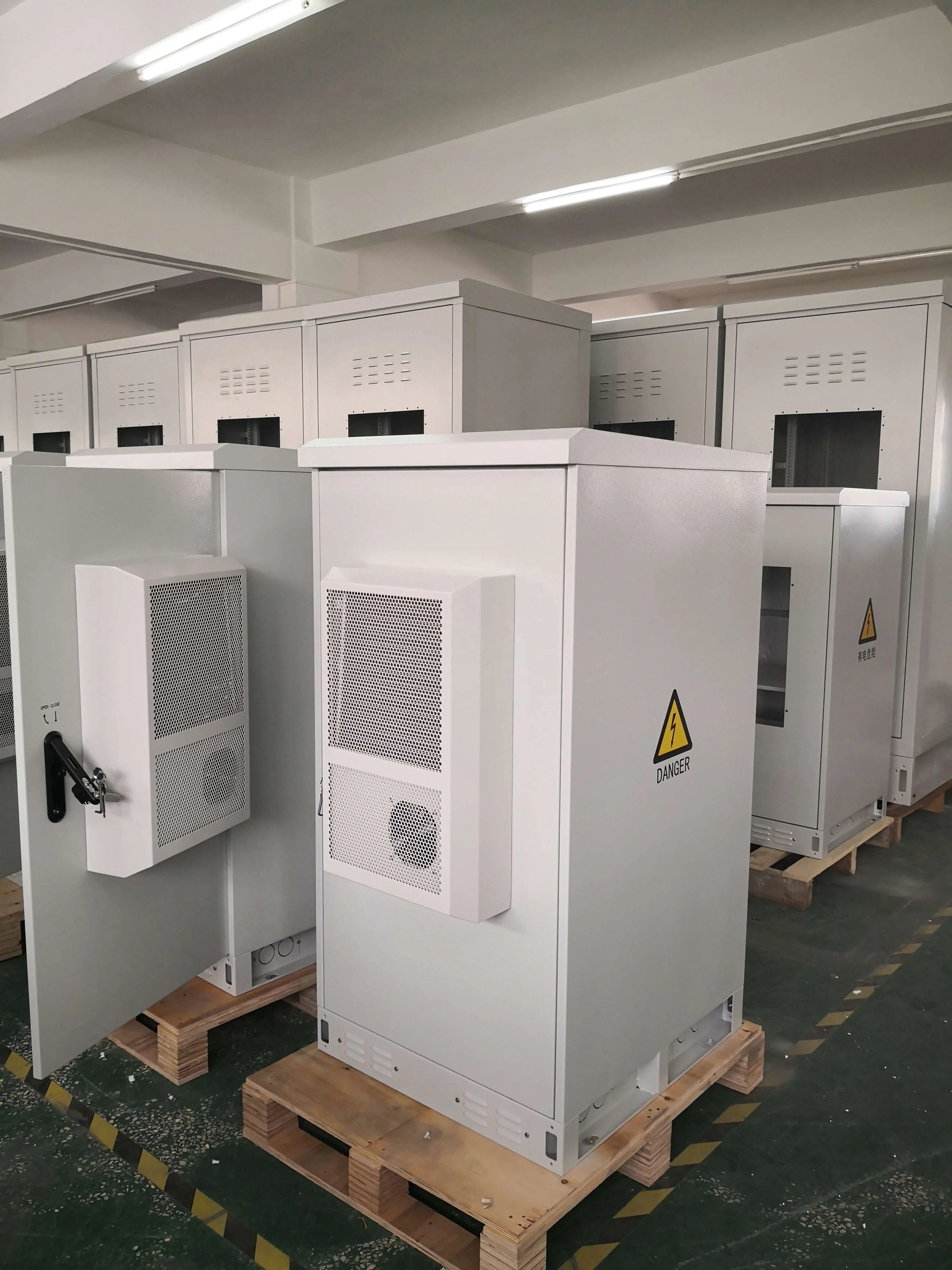 ODM OEM Custom Electrical Waterproof Powder Coating Aluminum Electric Storage System Battery Cabinet