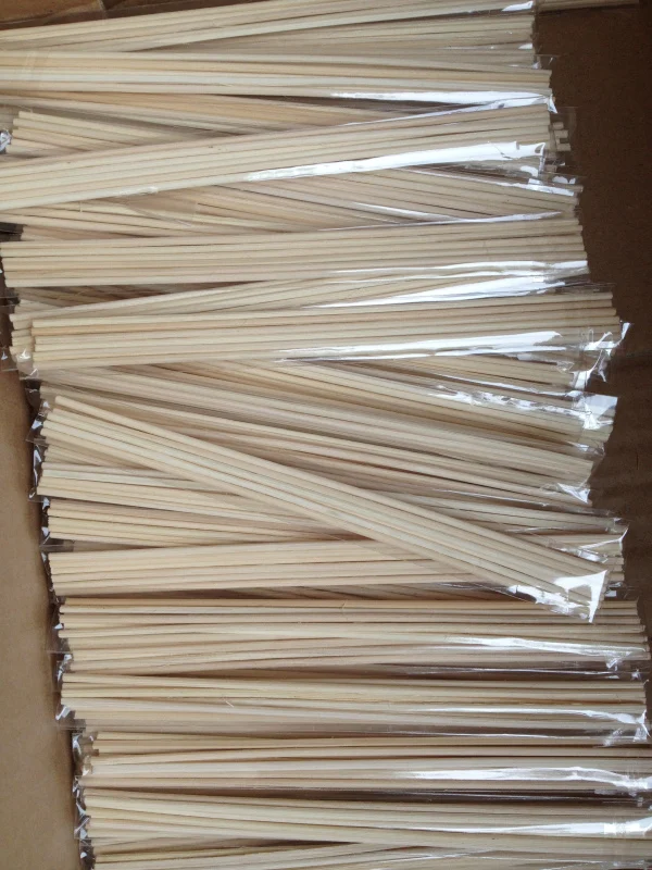 
3*240mm natural rattan diffuser sticks/diffuser reed sticks/rattan reed, 8pcs/pack by elastic rubber 