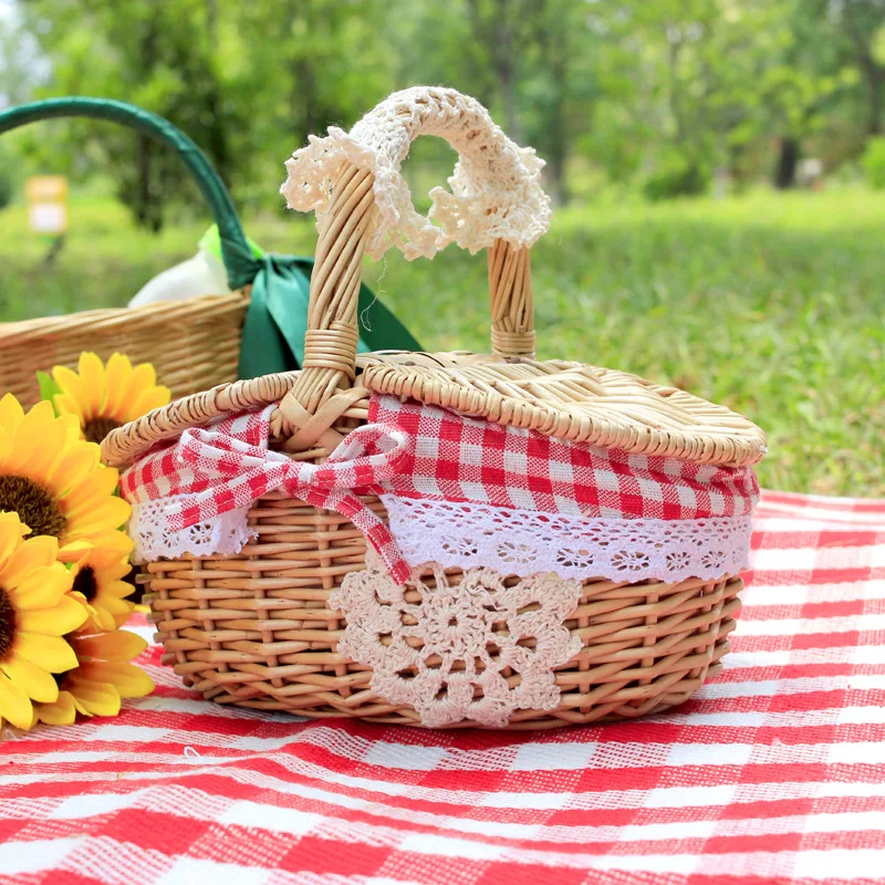 Hot Sale Low MOQ Cheap Outdoor Oval S M L Red Green Blue White Lining Lace Wicker Picnic Basket Set with Lid