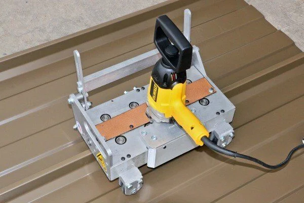 Portable Kr18 Standing Seam Metal Roofing Machine