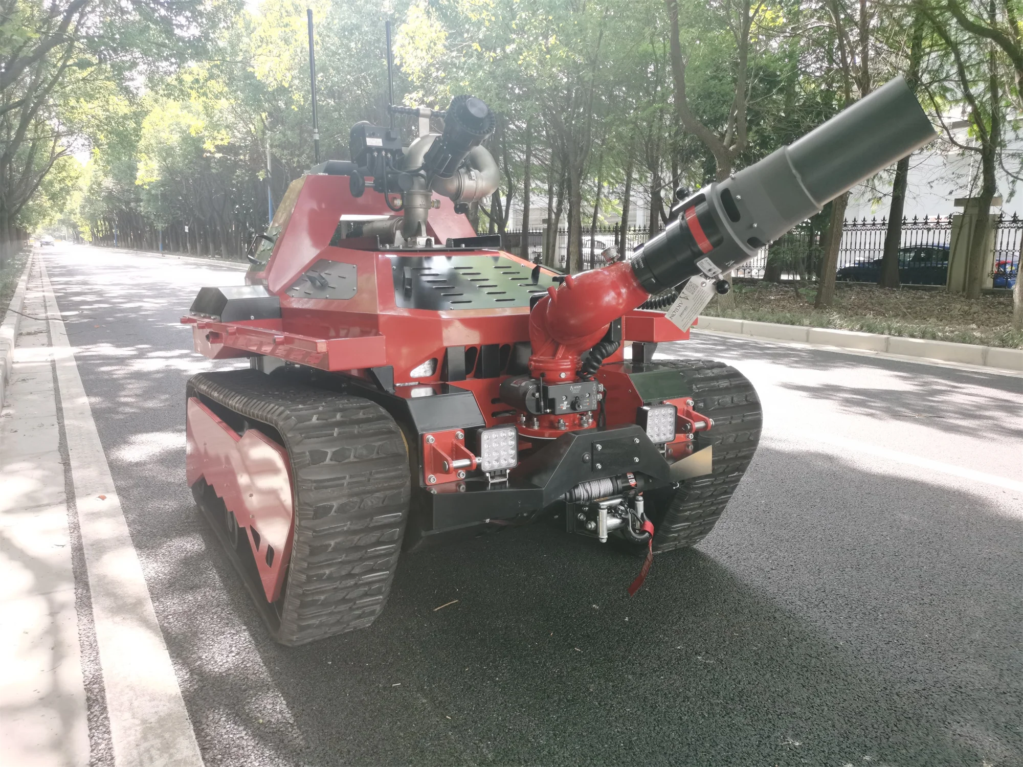 Intelligent Firefighting Double Monitors Rescue Explosion-Proof Extinguishing Reconnaissance Robots For Sale