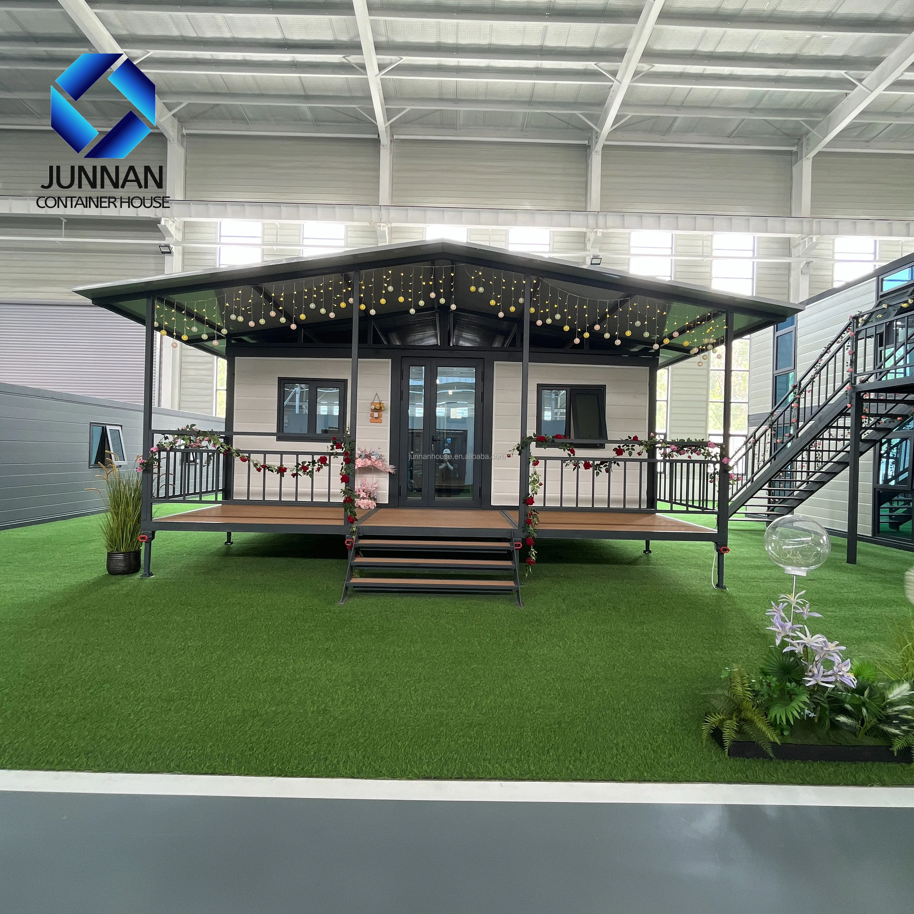 Fast Construction Chinese Prefabricated Steel Houses Expandable Container Design with Terrace Porch Deck