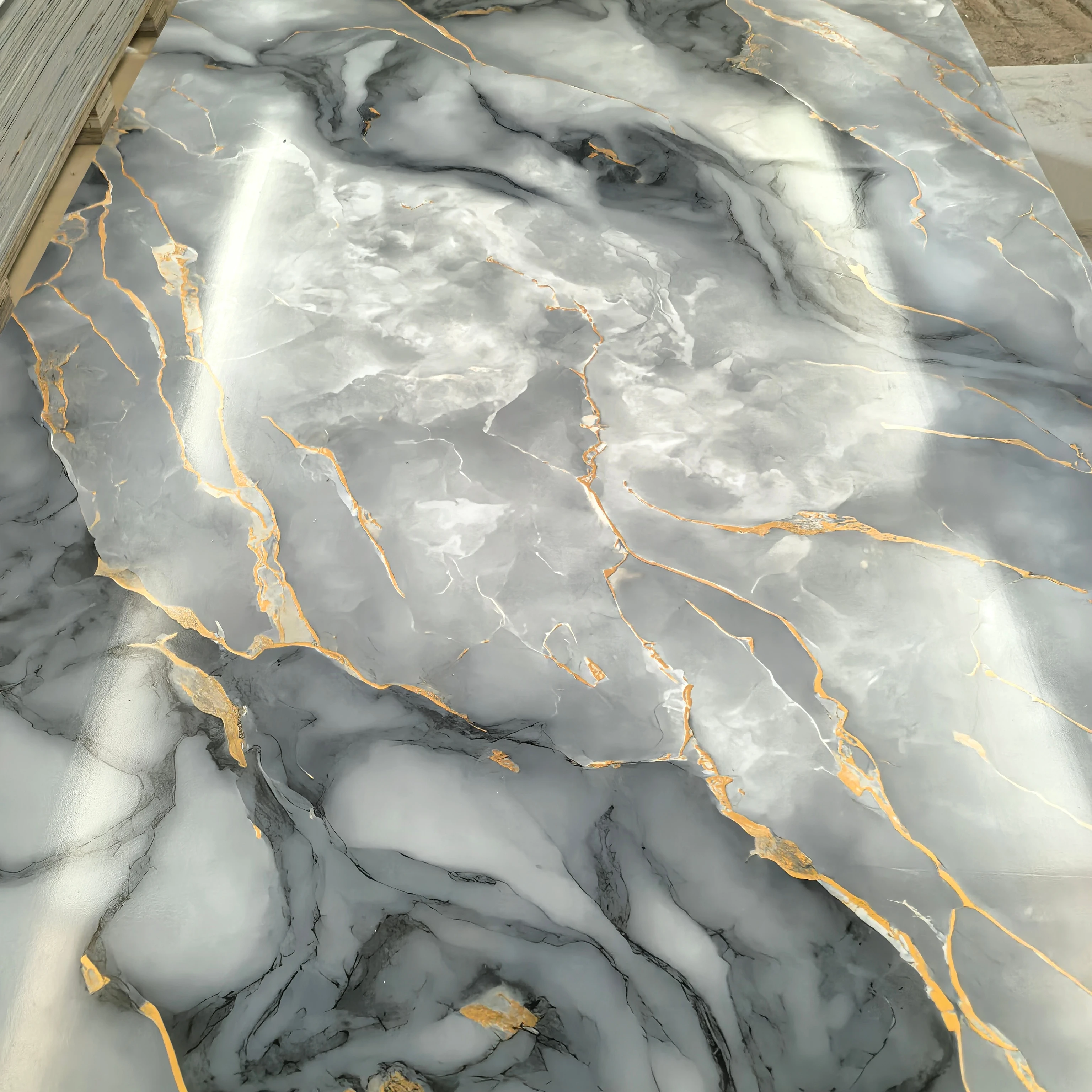 Глянцевая стеновая панель из ПВХ 4x8