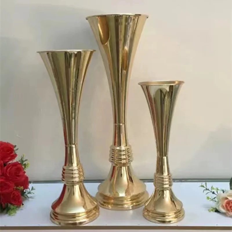 shiny gold candle holders centerpiece for wedding decorations