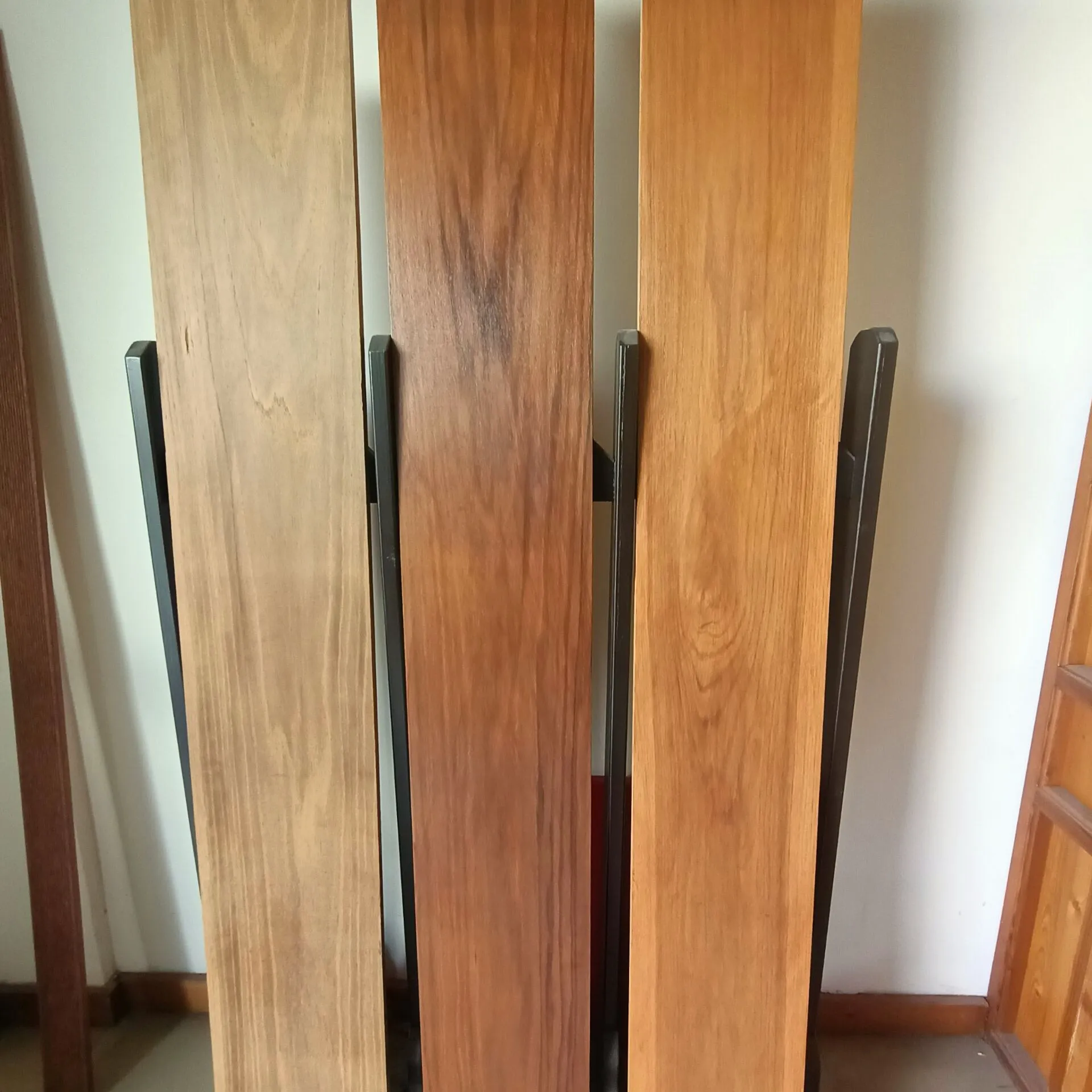 Standard Quality Smooth Profile Surface Solid Wood Boards Thermowood Pine Decking