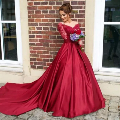 New Design Long Trail Wedding gown Long Sleeve Red Lace Evening Wedding Dress