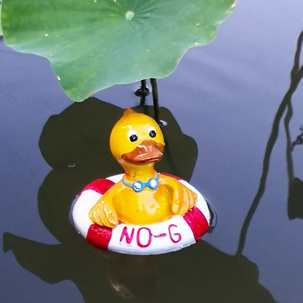 Resin White Swan Sculpture Garden Ornaments Pond Pool Decoration Swan statue floating pond decoration