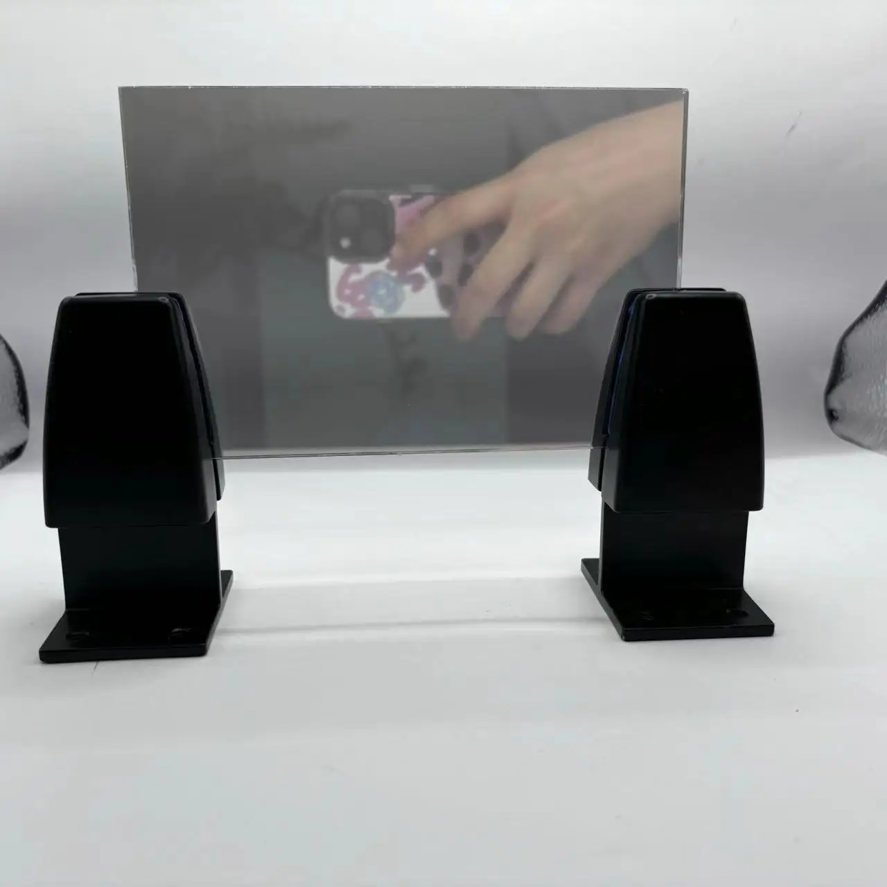 Interactive mirror display glass for dynamic art display in high-end commercial exhibition halls and customized wardrobe mirrors