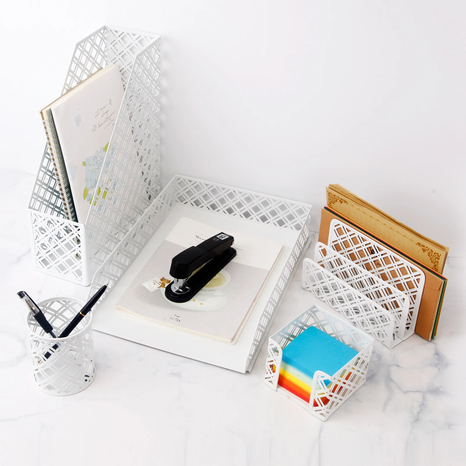 White 5 Pieces Metal Mesh Office Desktop Accessories with Pen Holder Storage Holder Office Supply Desk Organizer Stationery Set