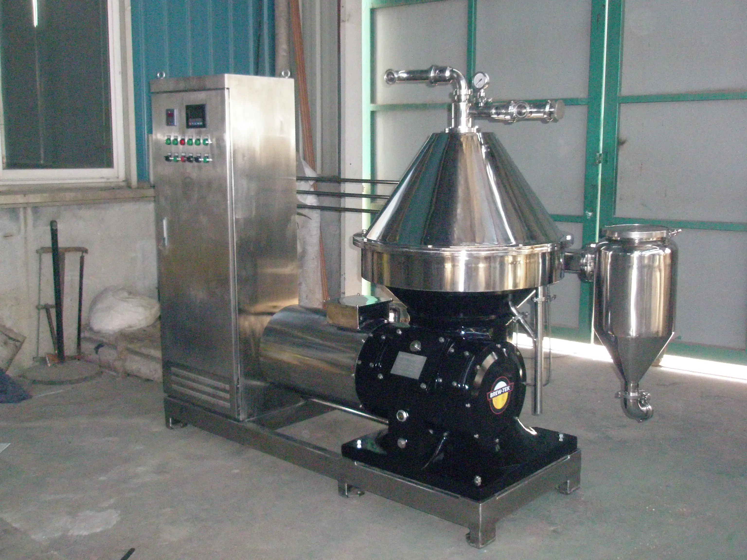 
Beer centrifugal separator 