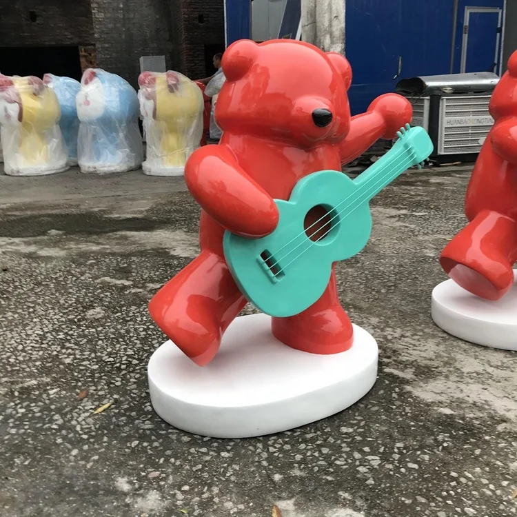 Fiberglass guitar bear Outdoor cartoon animal model Grass decoration landscape statue custom manufacturers