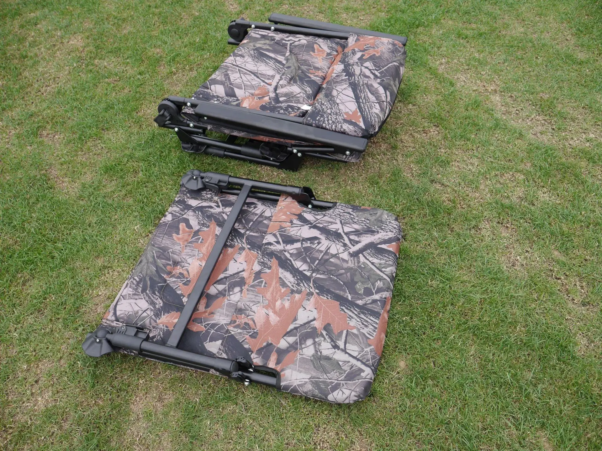 Wholesale portable Outdoor Aluminum Iron Campng Recliner Low Seat Foldable Fishing Lounge Chair