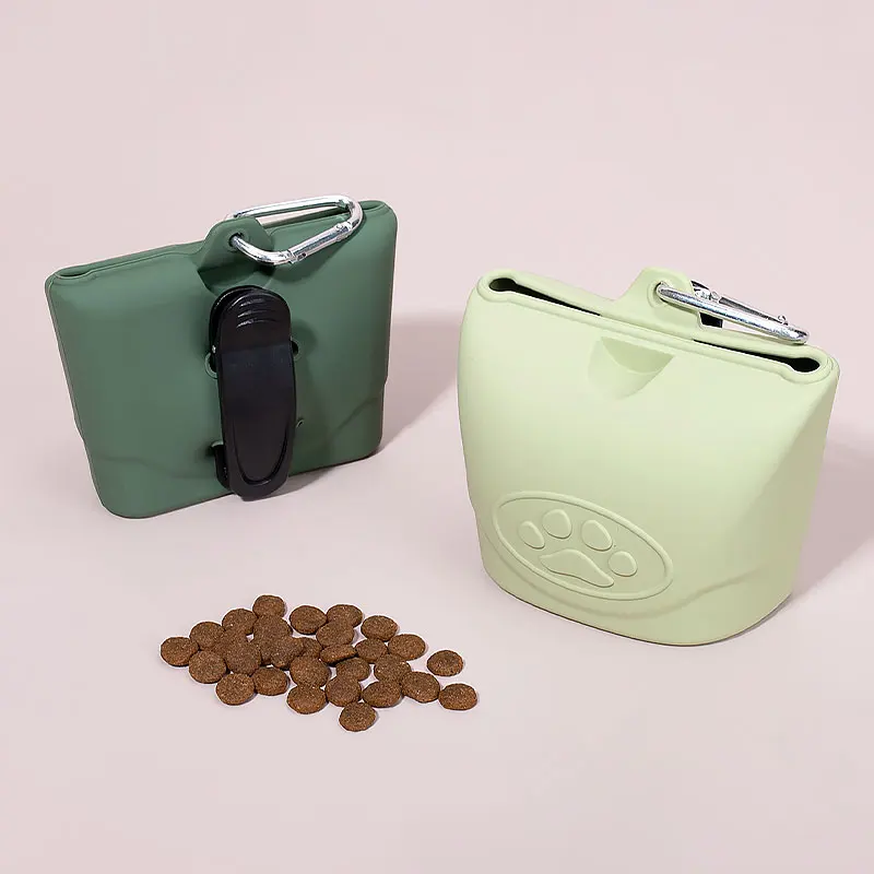 Eco-friendly Dog Treat Clip Pouch Bag Food Grade Silicone Waist Dog for Outdoor Training Bag With Clip