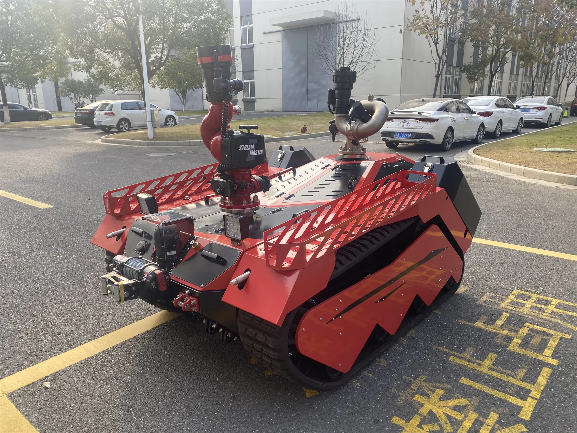 Manufacturer Price Double Monitors Remote Control High-Range Firefighting Robot For Fire Rescue