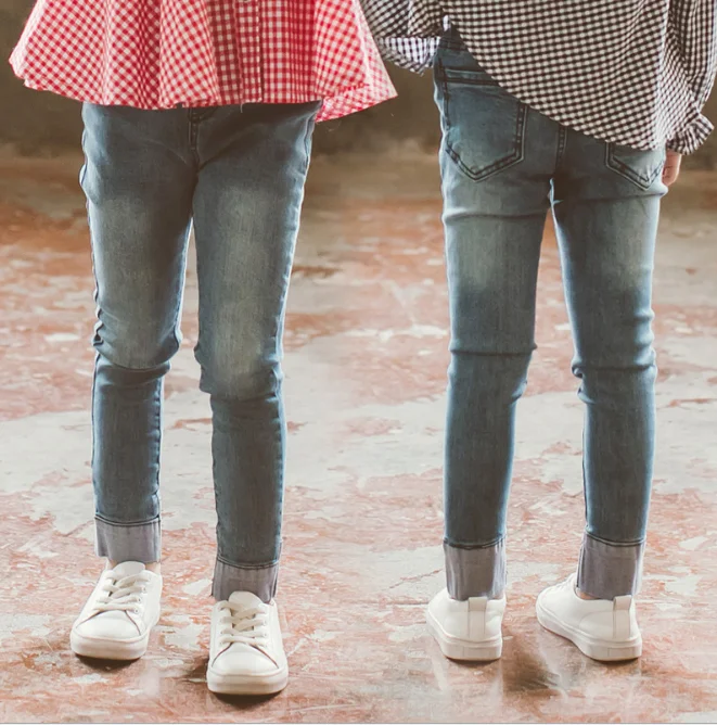 Новое поступление Весенняя оптовая продажа Корейская повседневная одежда для детей большие размеры синие модные джинсы девочек от китайского поставщика