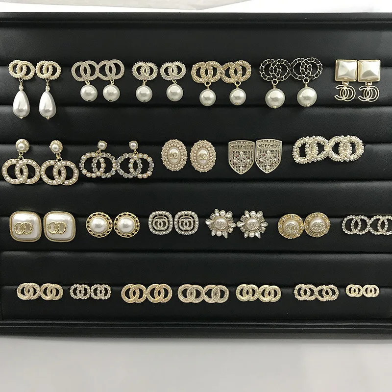2024 new trendy  senior pearl earrings European and American gold stud jewelry earrings cc earrings for women