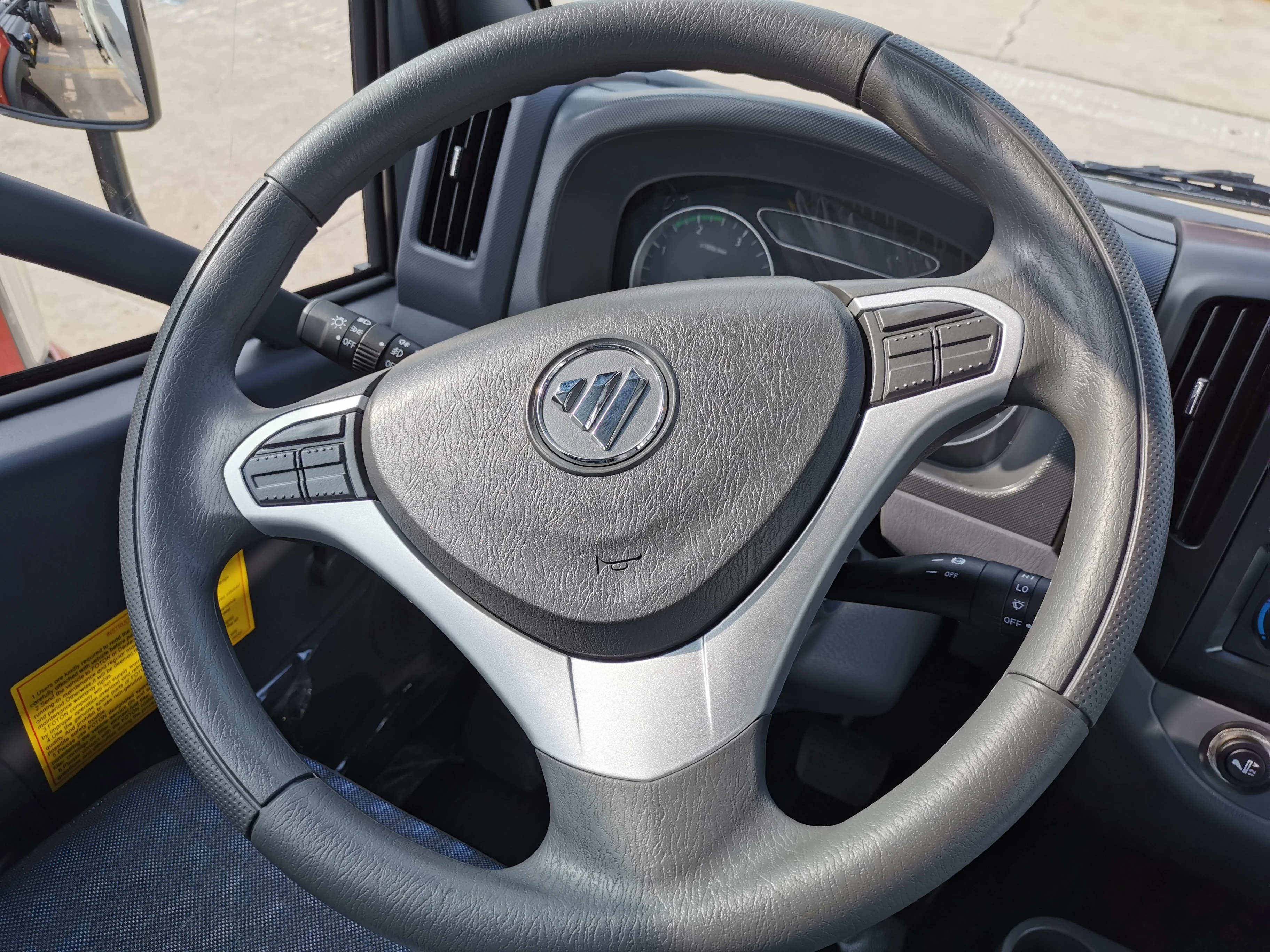 POPULAR FOTON 2TONS CARGO TRUCK WITH 2.237L GASOLINE ENGINE AND 3.4M LONGER CARGO BODY