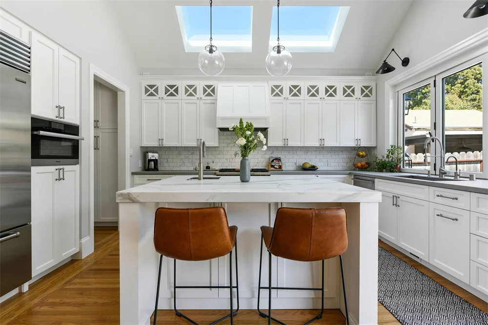 Pantry ready made luxury storage american shaker set natural wood warm kitchen cabinets