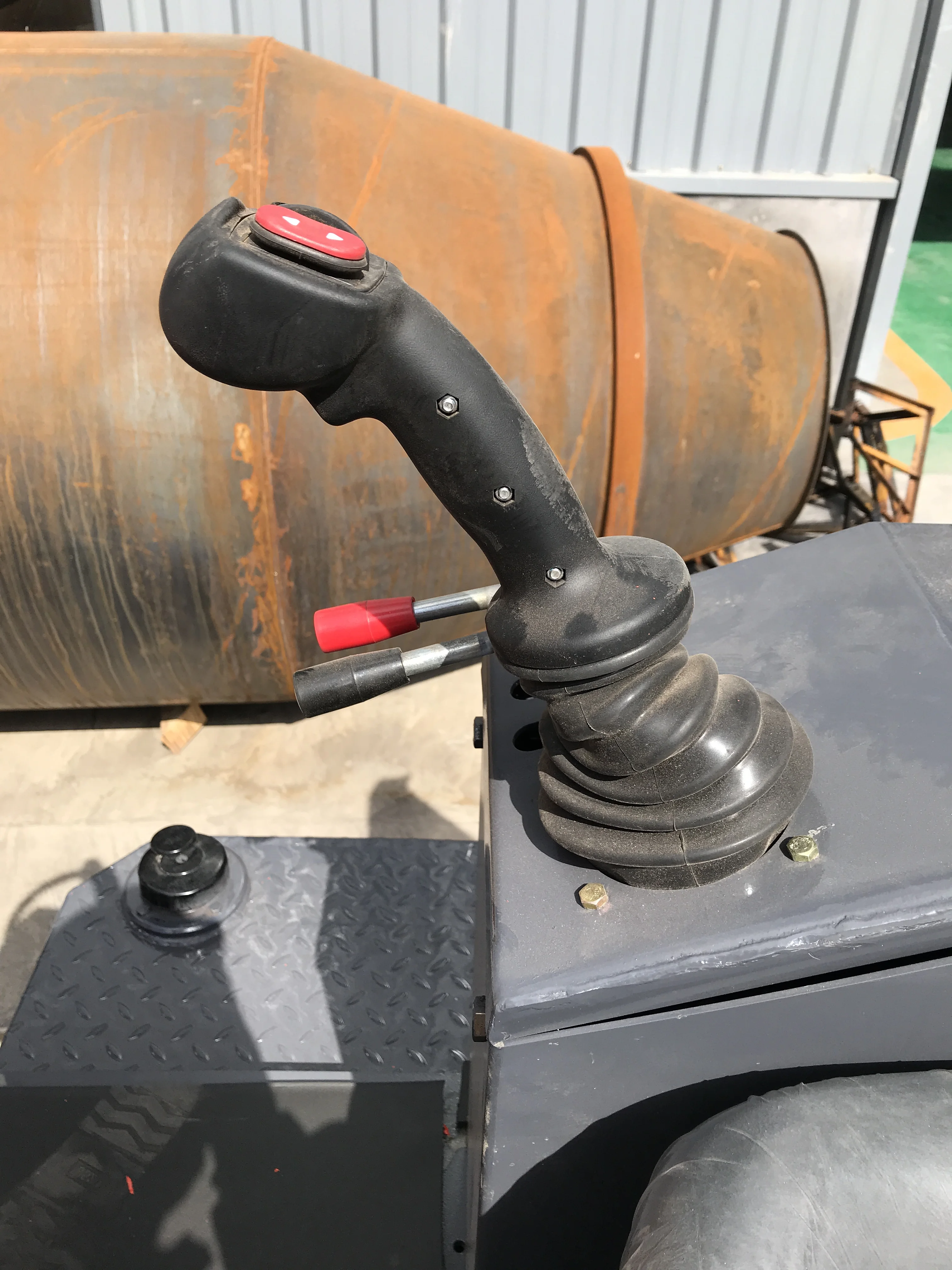 MLE810 Multi Functional Loader Leading Technology Operating Weight 3300kg Free Shipping