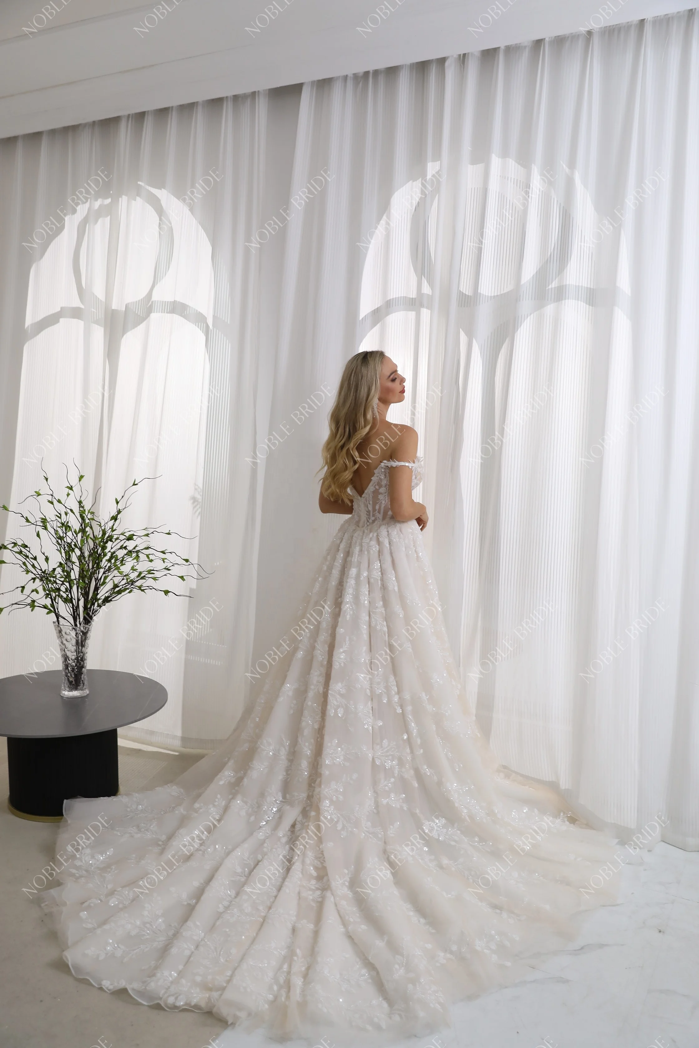 Noble Bride Wholesale Factory Detachable Sleeve Sweetheart Neck Sequin Lace Split Skirt Ball Gown Wedding Dress