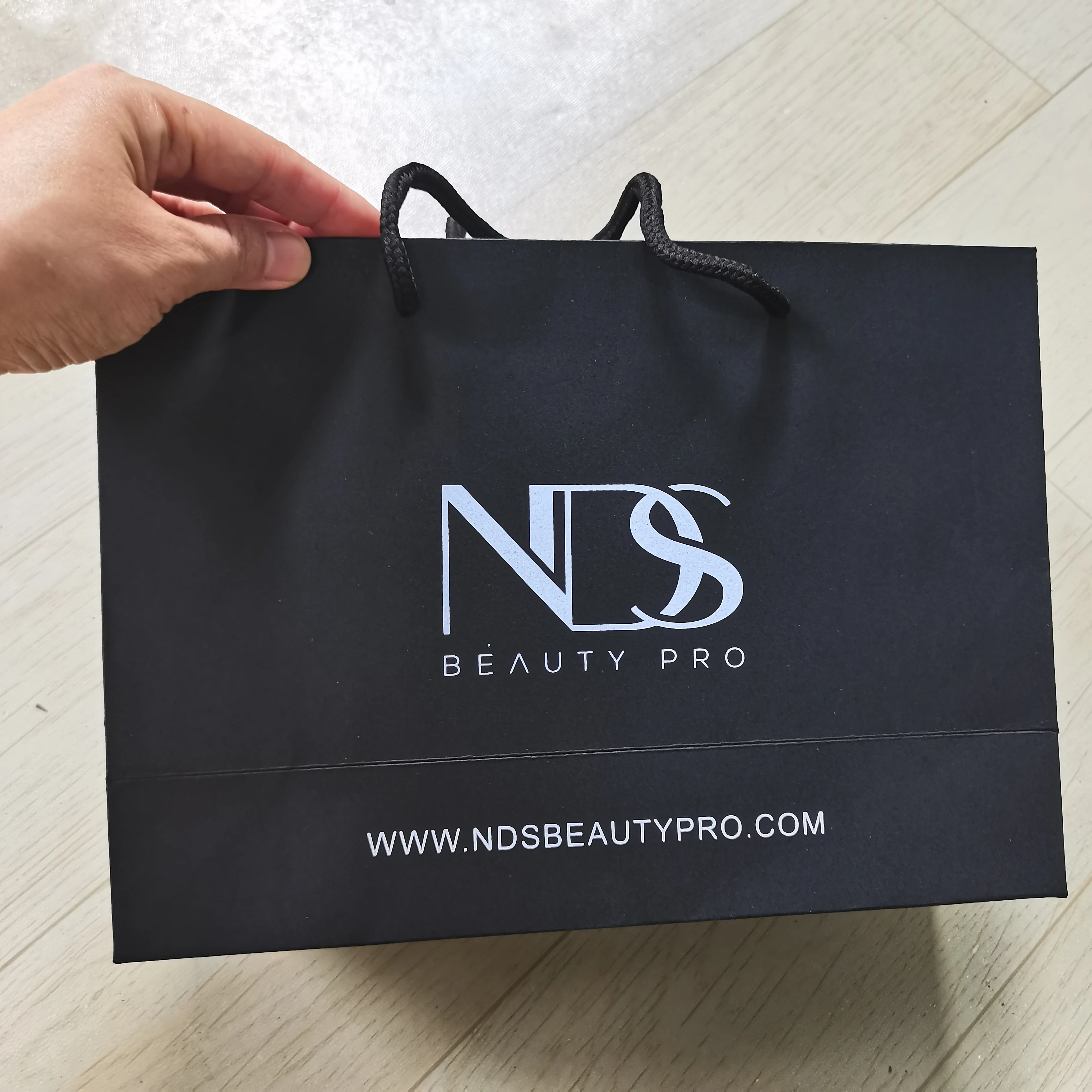 Luxury brand custom logo shoe boutique packaging gift paper shopping bag for clothes