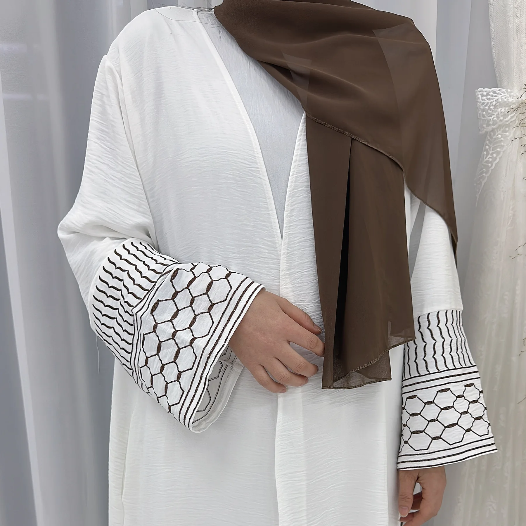 New Style Linen Abaya Muslim Sleeve With White Embroidery Designs Open Keffiyeh Abaya 2024