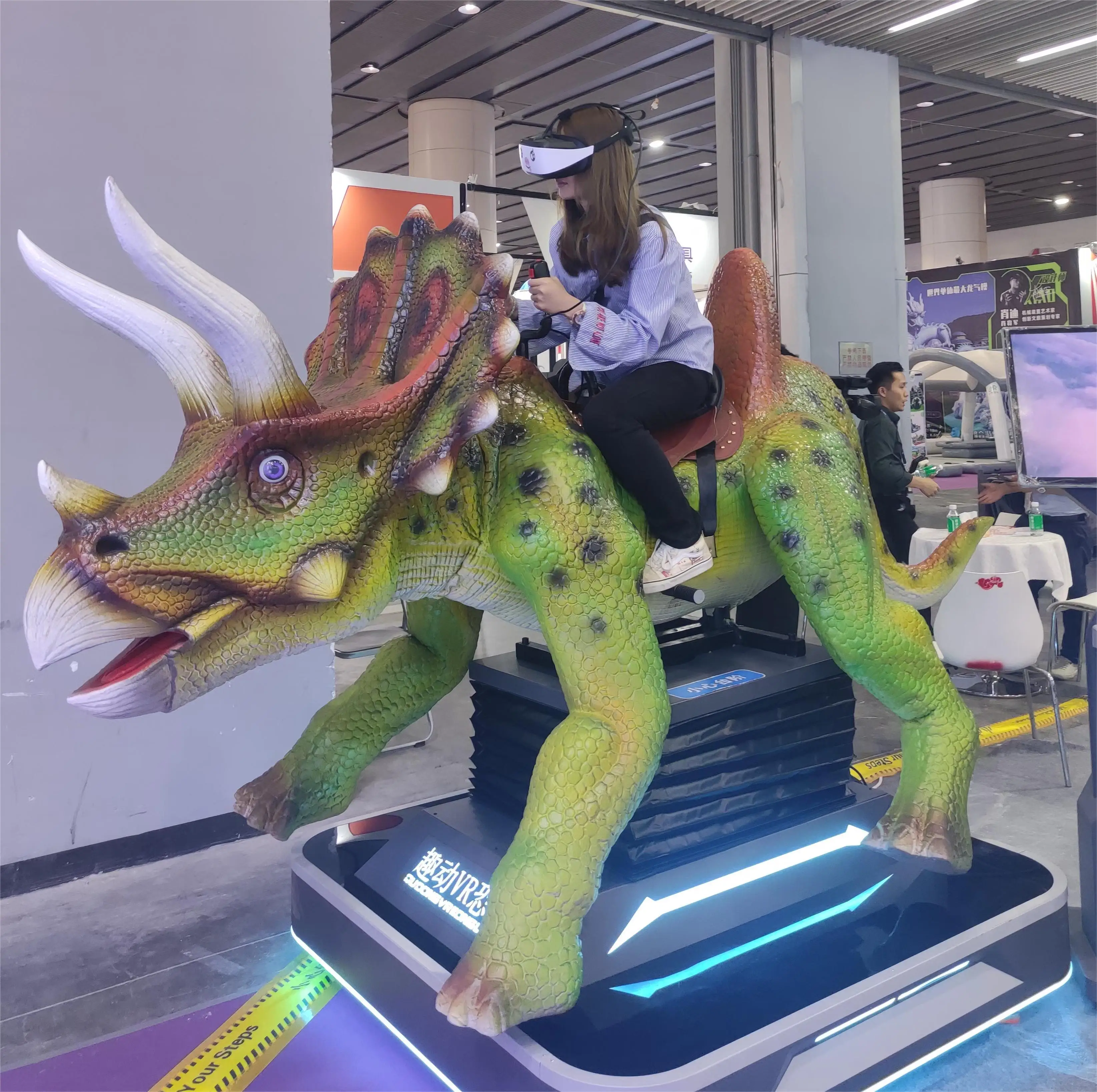 Zigong Manufacturer Electric animatronic animated model vr Dinosaur game machine for sale