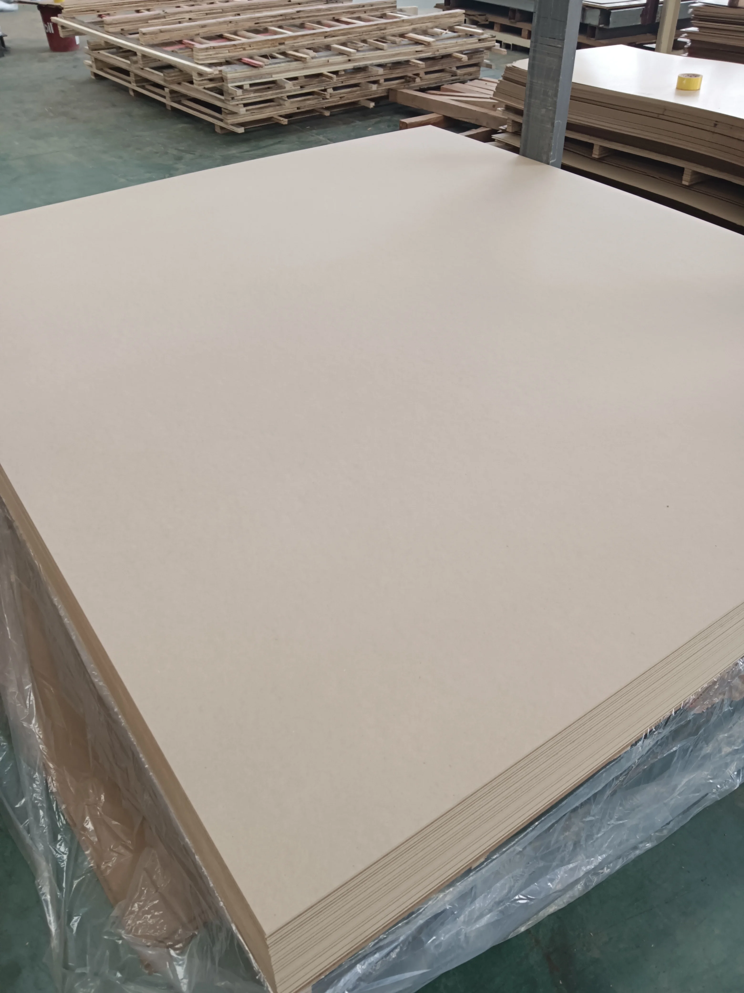 Moistureproof Plain MDF Board 2mm 2.5mm 3mm Different Sizes MDF Board Production Professional Manufacturer