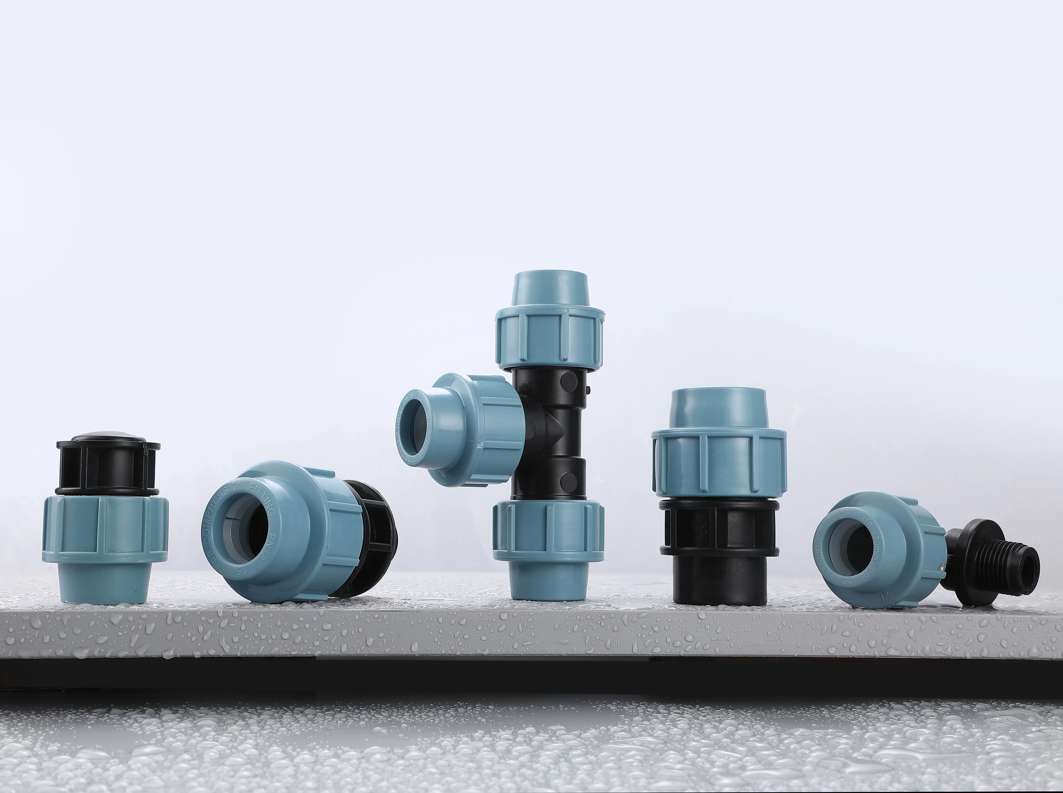 ПВХ аквариум HDPE Верхняя и нижняя фитинги для водопроводной трубы проходят сквозь пластиковые водопроводные с расширенными резьбовыми соединениями