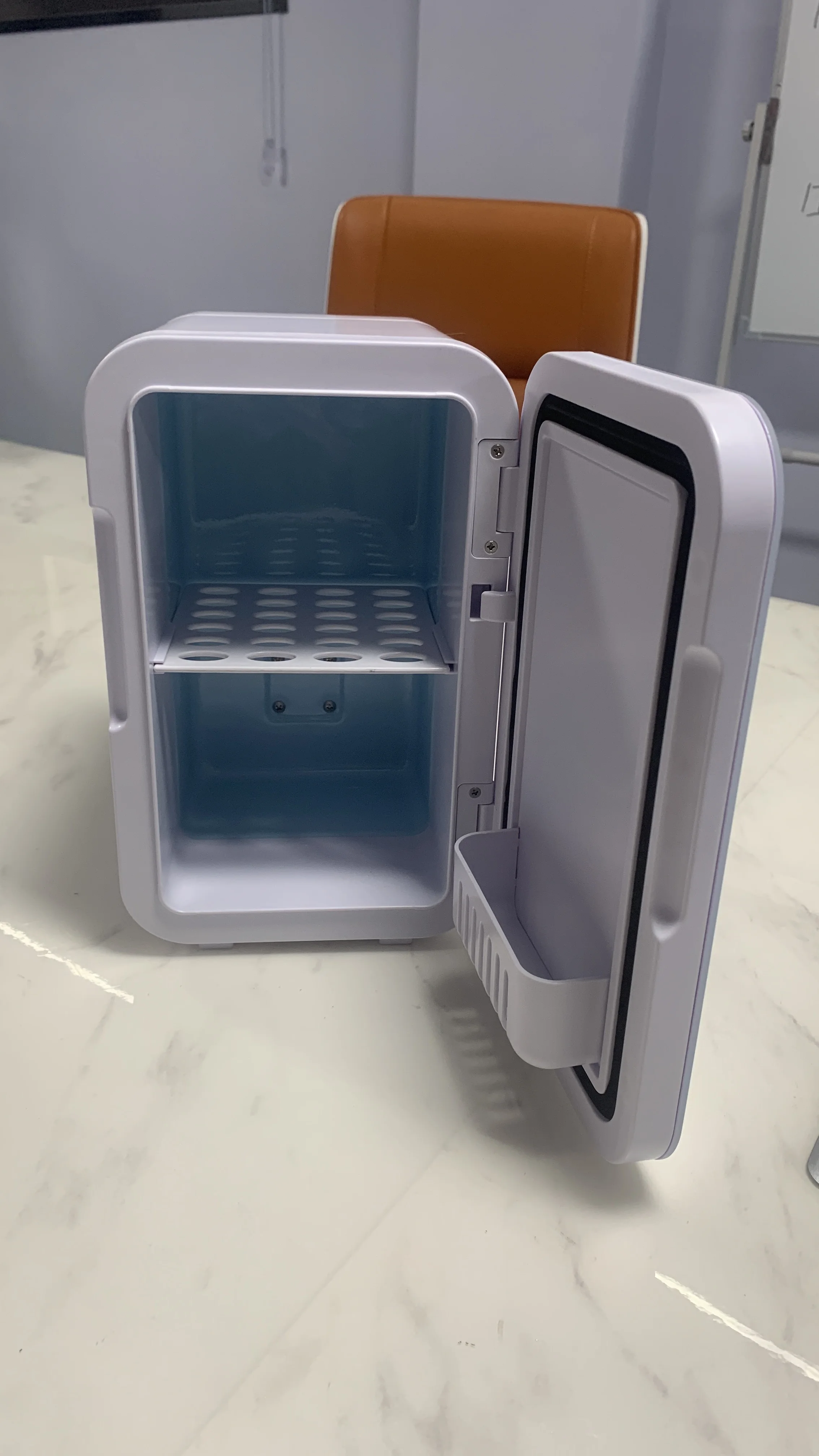 Hot Sale Custom Portable Mini Size Home Hotel Refrigerator Mini Small Fridge