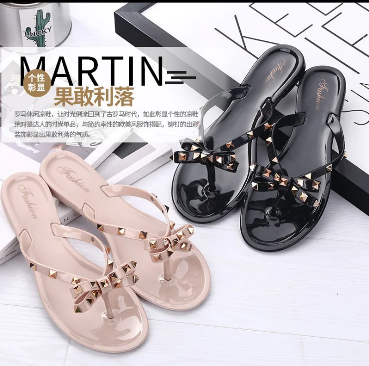 Sandals Shoes 2019arrivals Lady flat plastic sandals jelly shoes Rivet clip toe slippers R001 SlippersFlat Sandals