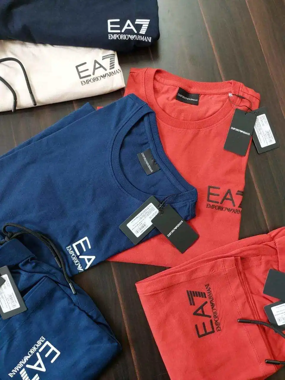 Apparel stock factory selling branded  t shirt mens clothing used clothes