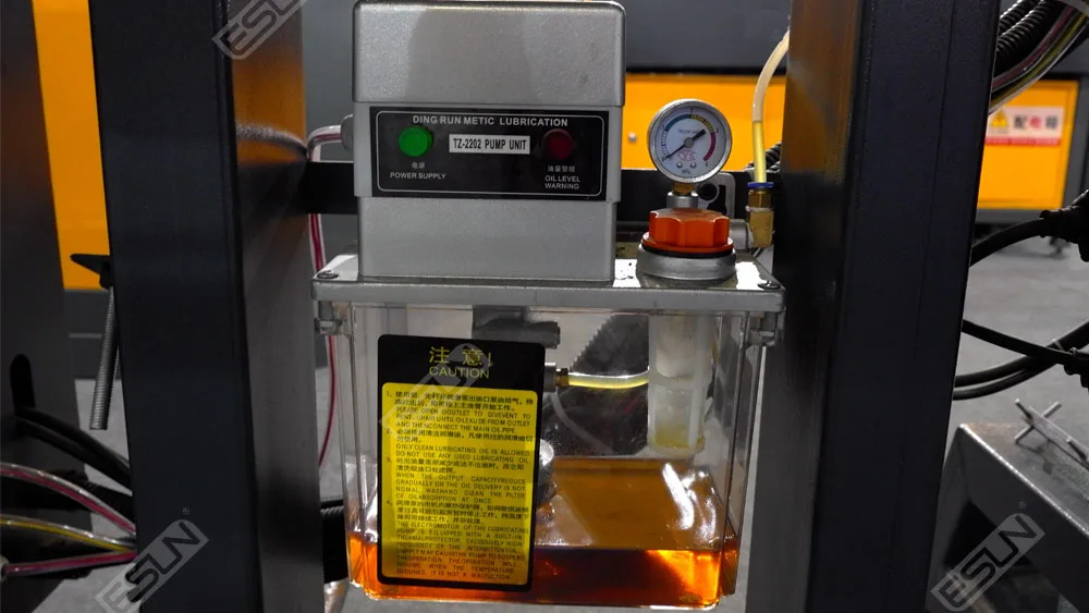 EAM-200 Automatic Bonnell Spring Assembling Machine For Mattress