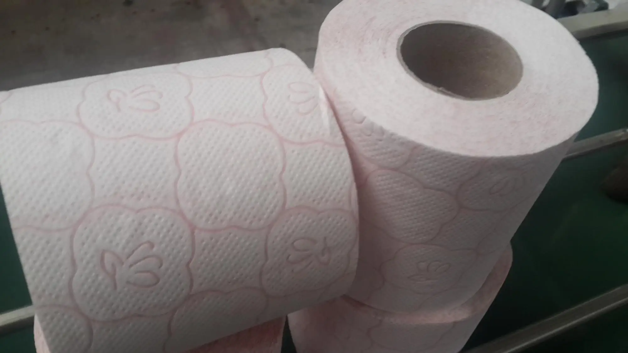 Automatic kitchen towel paper roll perforating rewinding machine