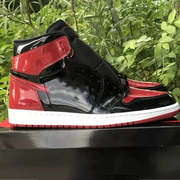 2022 Fashion Brand 1 High OG Bred Patent Basketball Shoes RED BLACK 1s Patent-leather sport Outdoor Top Quality Running Sneakers