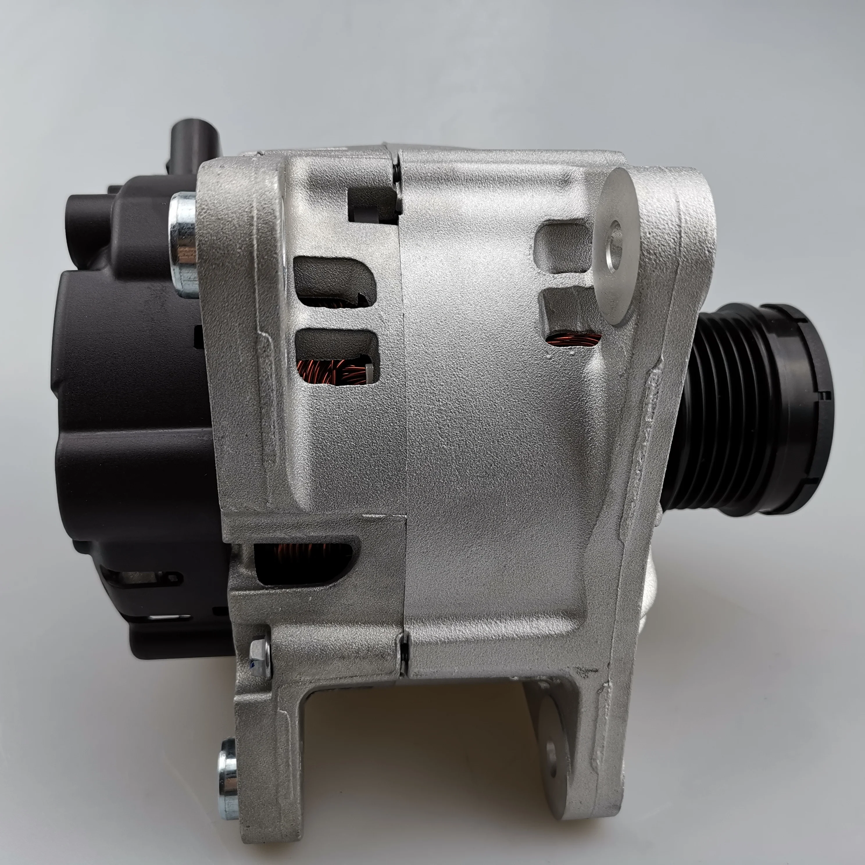 
Original Diesel 2.8T Auto car alternator for SAIC MAXUS T60 C00050282 