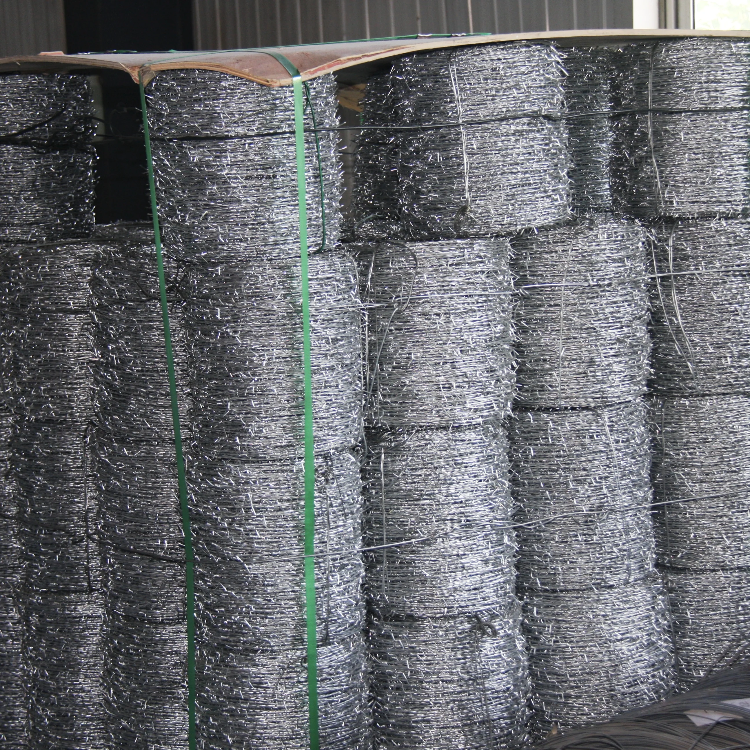 Professional Design Cheap Price Support Samples Galvanized Fence Barbed Wire