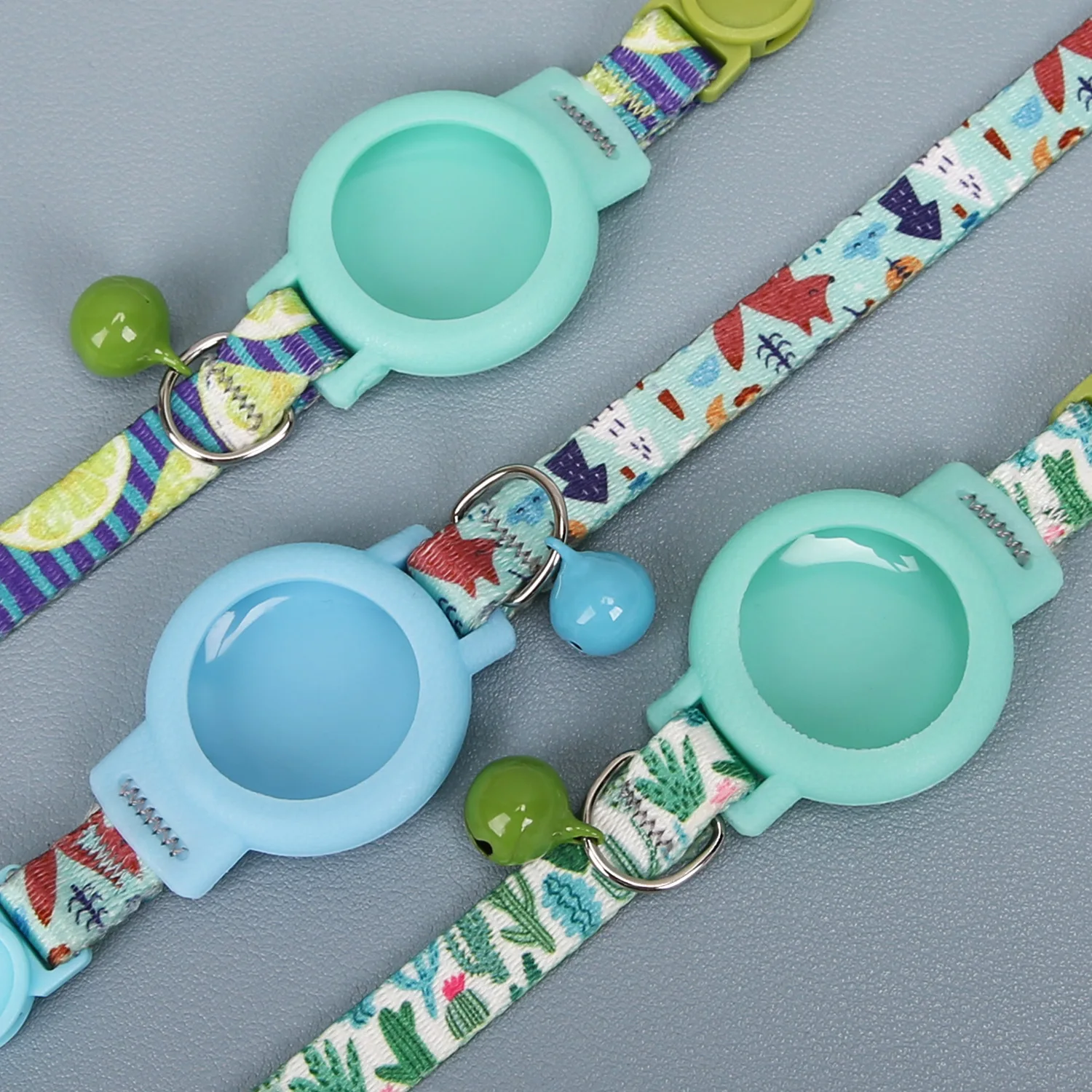 Designer Cat Collar Pattern For Air tag Cat Collar Safety Buckle Adjustable Comfortable Soft Puppy Collar For Airtag