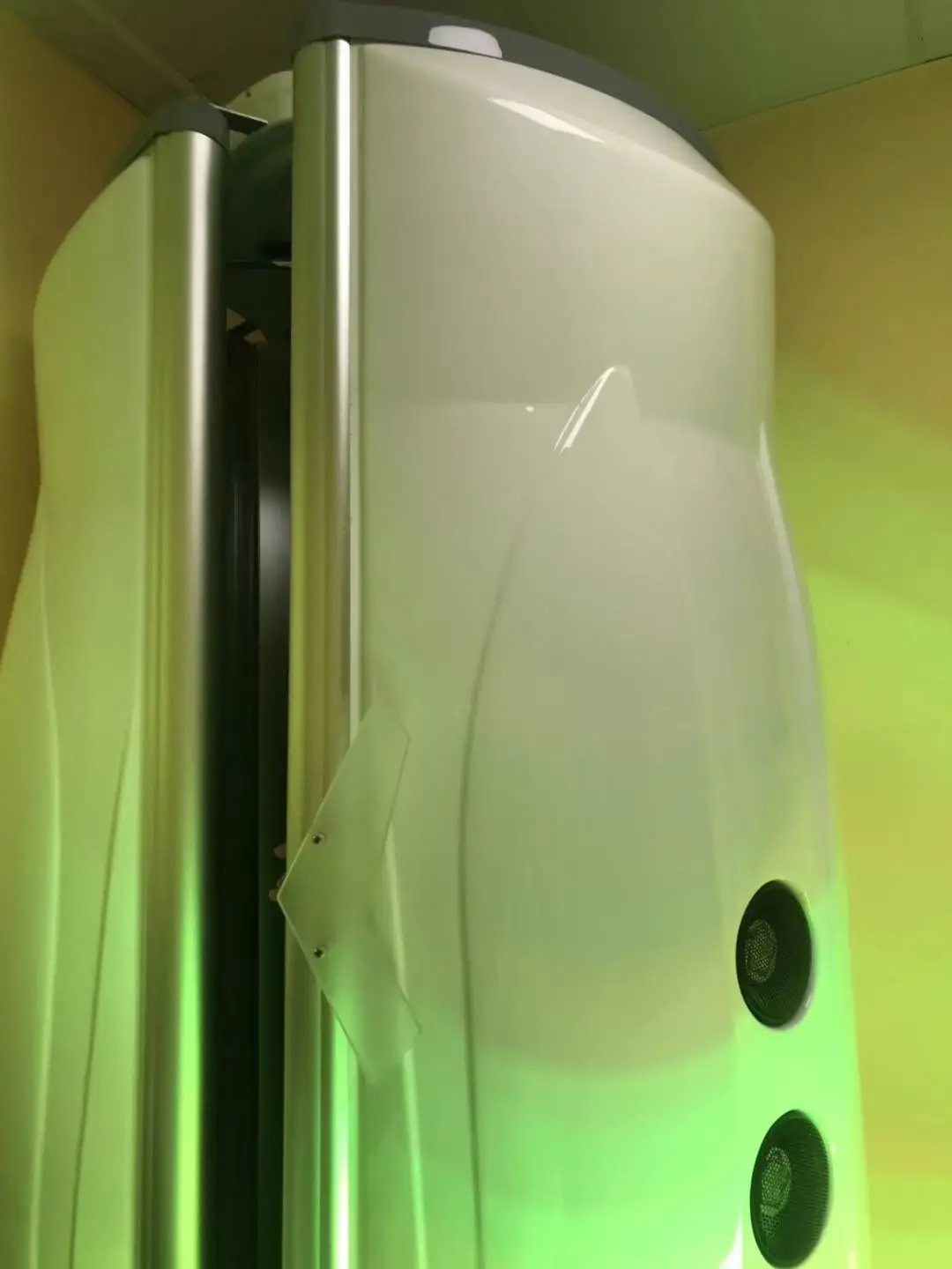 Electronic Components Solarium Machine F10 Stand Up Tanning Bed with wholesale price