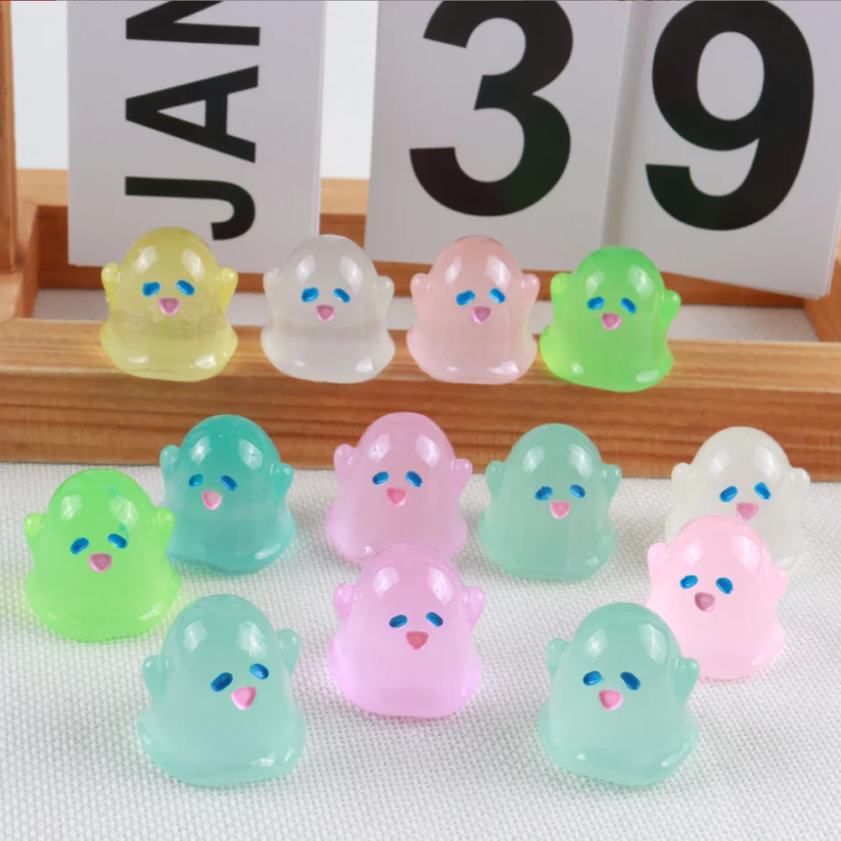 Creative Halloween Resin Ornament Glowing Ghost Keychain Doll Pendant Glow-in-the-dark Elf Micro-landscape Decoration