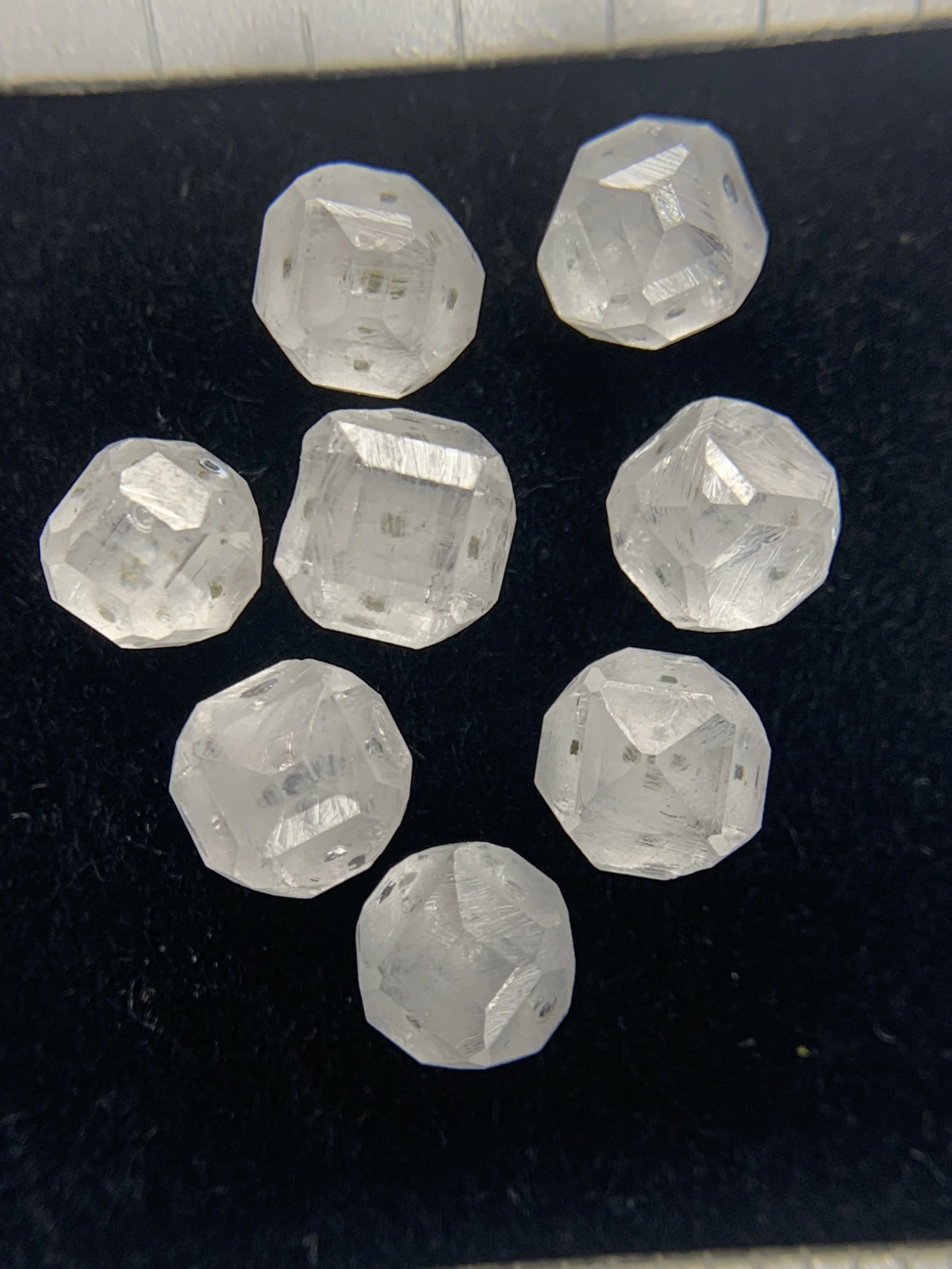 lab grown diamond uncut small hpht rough diamond