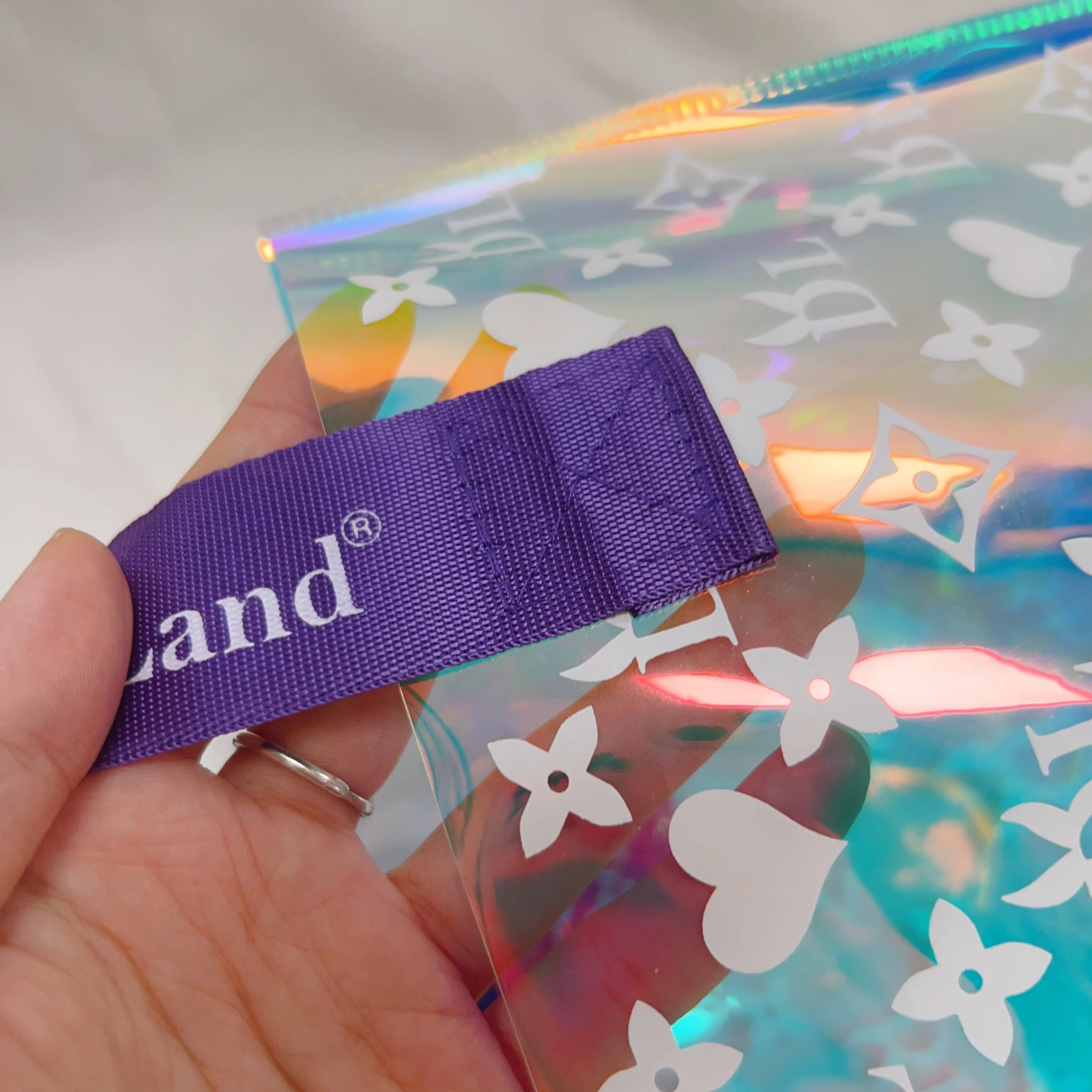 2024 Custom Logo Women Transparent Bag Hologram Laser Clear Pvc Shopping Bag Ladies Holographic Beach Tote Bags