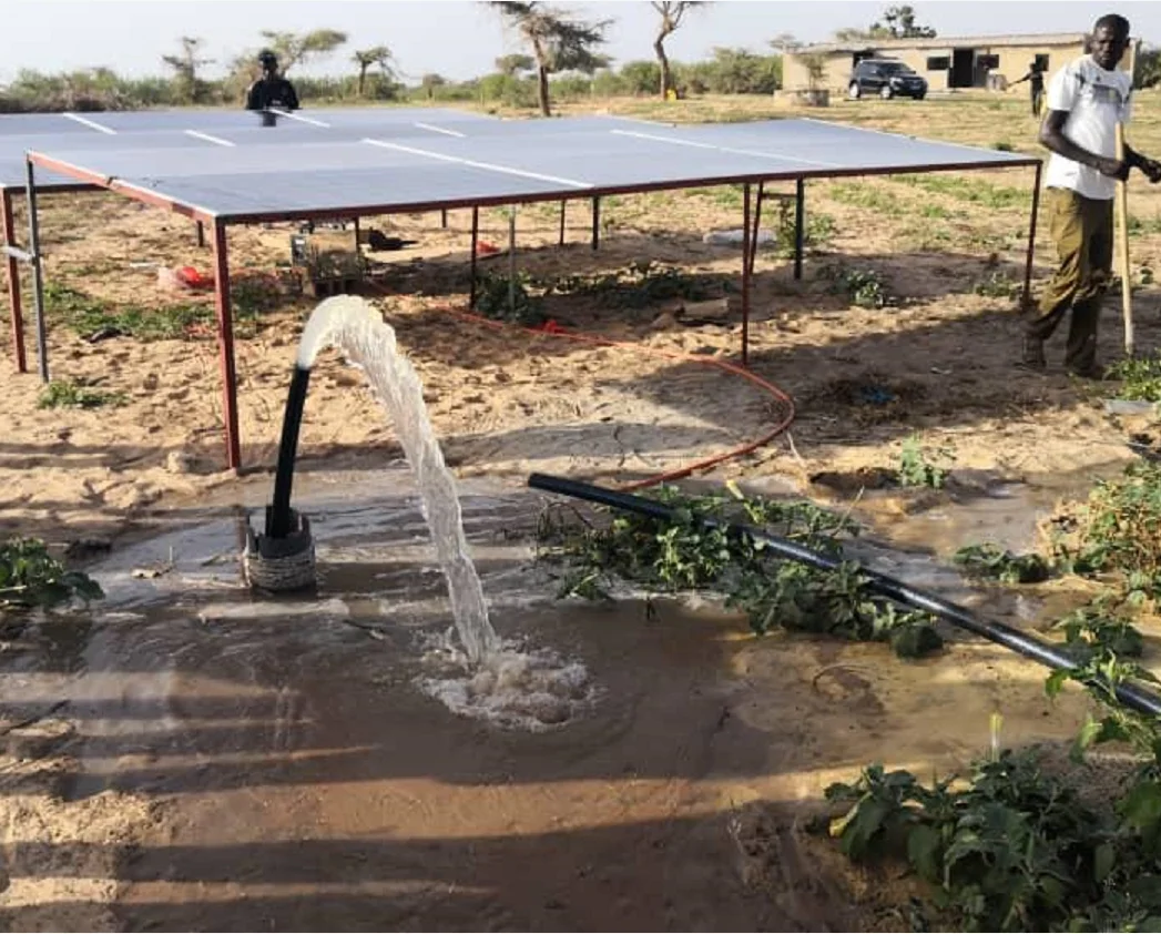 200m 300 meter head depth borehole solar powered 5hp submersible water pump for agriculture