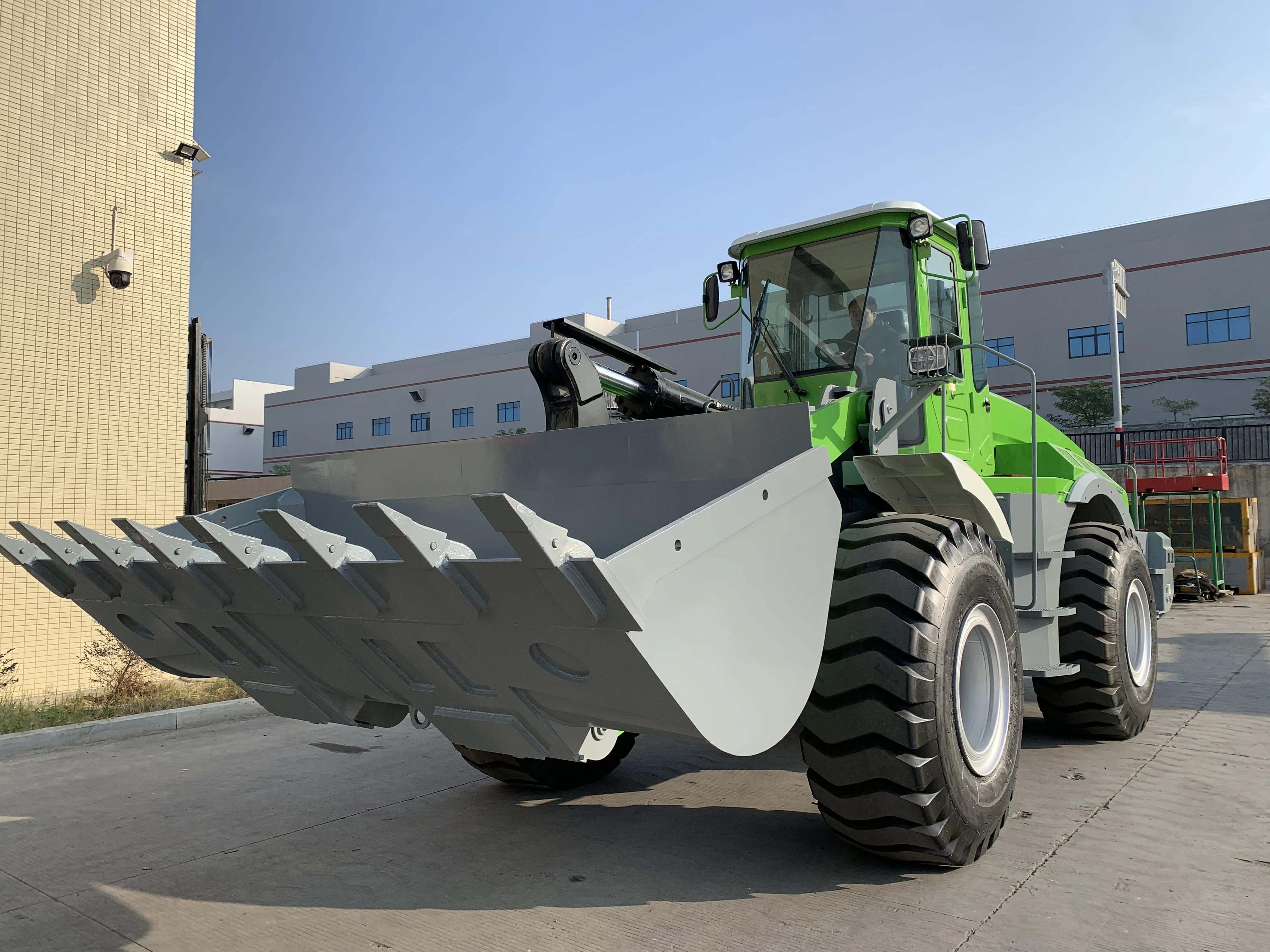 SOCMA Pure Lithium Electric Wheel Loader Capacity 5t
