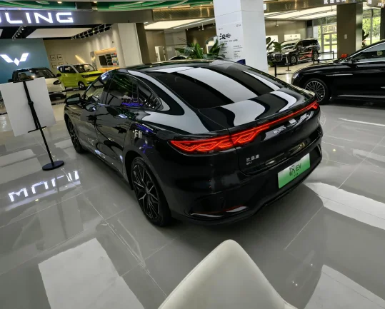 China BYD HAN EV Mid Size Hybrid Vehicle electric new car