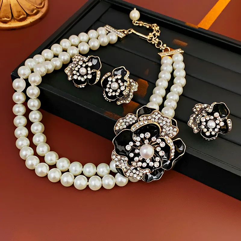 French Vintage Style Necklace with Diamonds and Dripping Oil Flower Pearl Necklace Earrings and Ring Jewelry Set