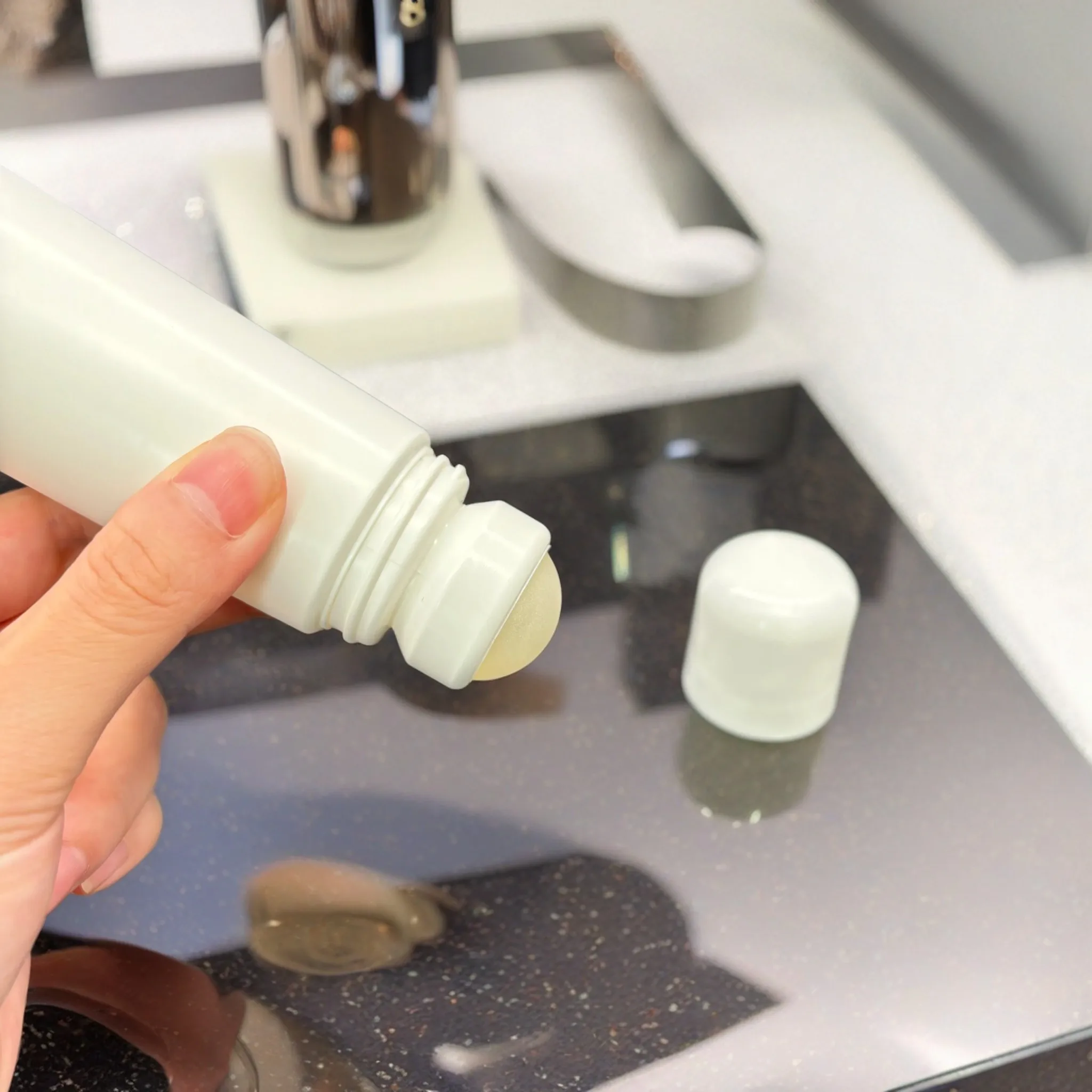 Wholesale Plastic 20 30 50 60 80ml Empty Stick Deodorant Roll on Bottle 50ml Roller Container with Plastic Roller Ball