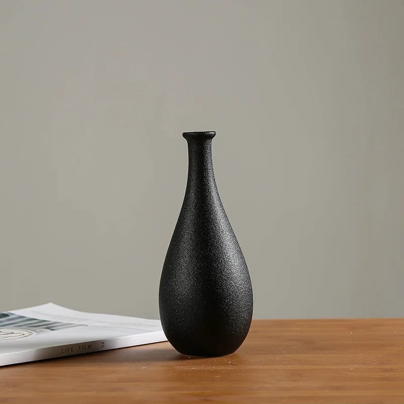 Hot Selling Black Matte Mini Ikebana Nordic Luxury Ceramic Flower Vase China Traditional Vase Home Decor