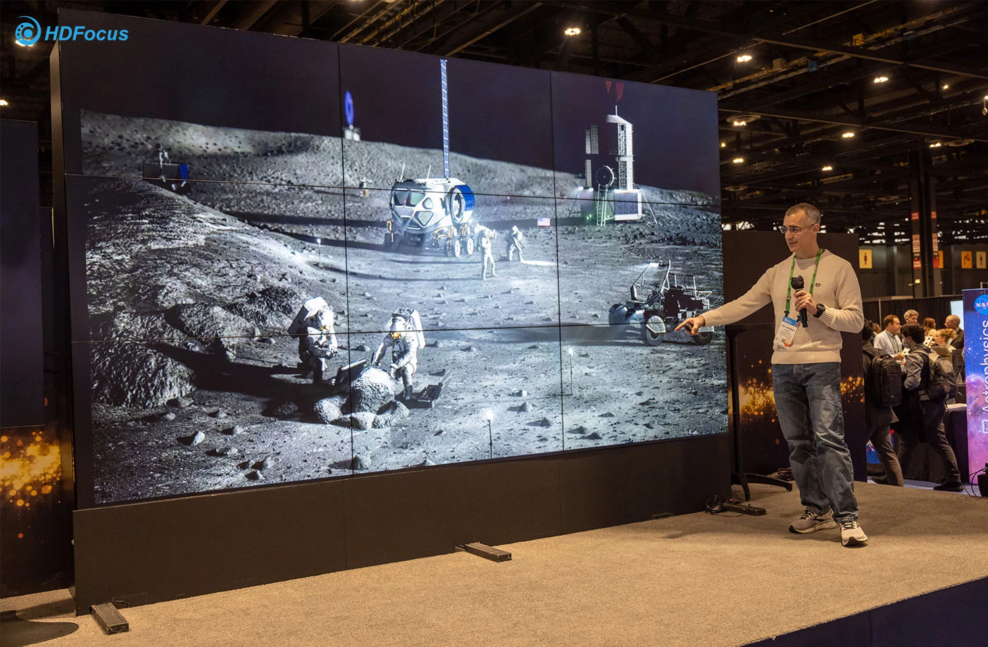 Chinese  Lcd Advertising Display Screen With Super Narrow Bezel 1.8mm 3.5mm 5.3mm Video Wall Controller